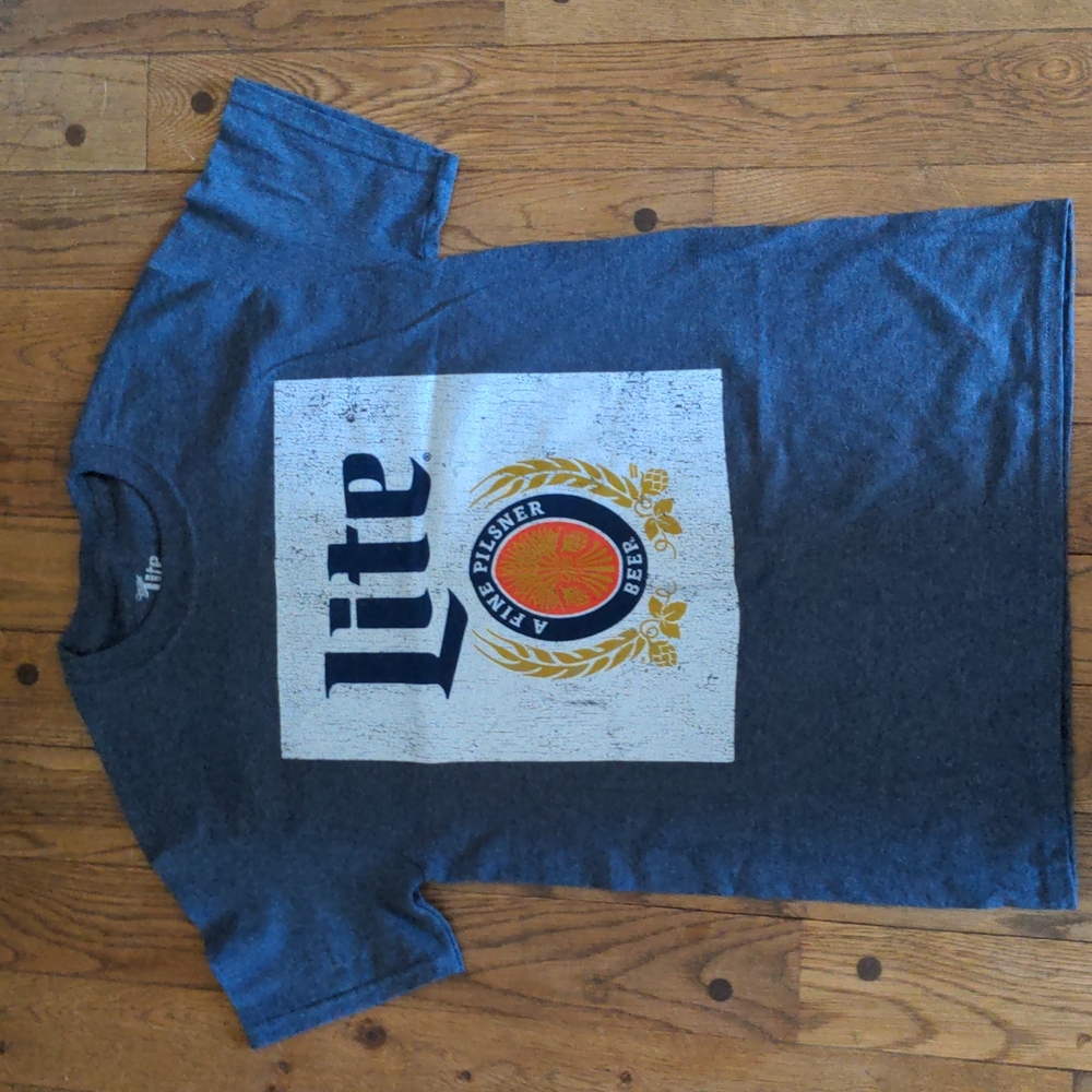 Miller lite t-shirt size small